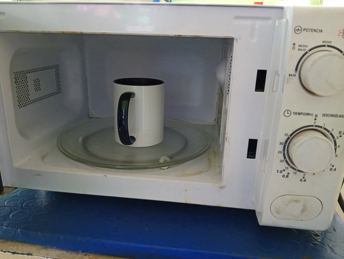 Foto 2 de Microondas Marca Tokyo Modelo Edtmtok20mxn Usado En Buen Estado Acc No Tiene