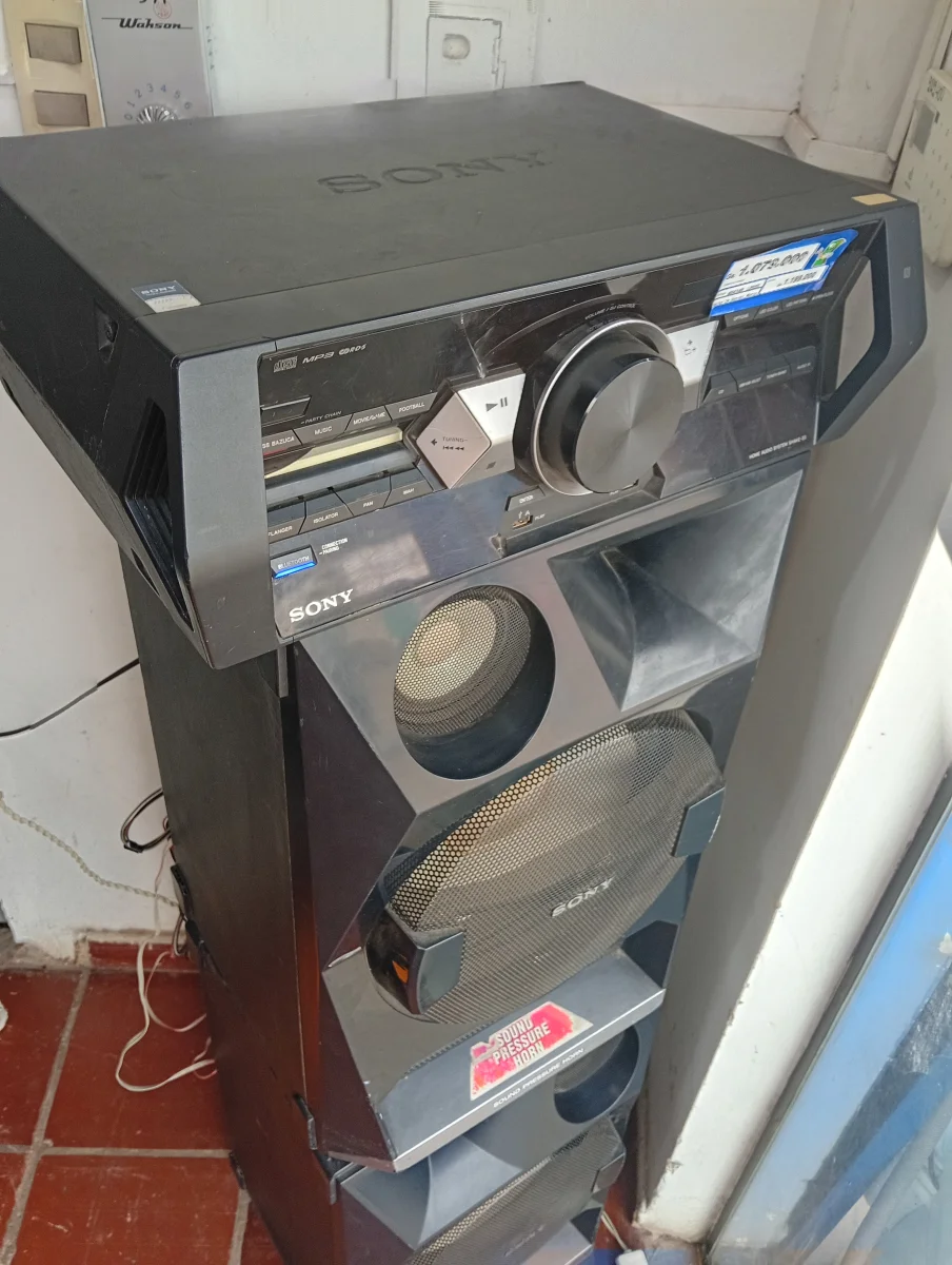 Foto 2 de Equipo De Sonido Marca Sony Con Control Modelo Hcd-Shake33 Usado Con Desgaste Acc Cable Cte Con FichaBtCd2entrada Usb2parlantePorta CdPotencia 2400