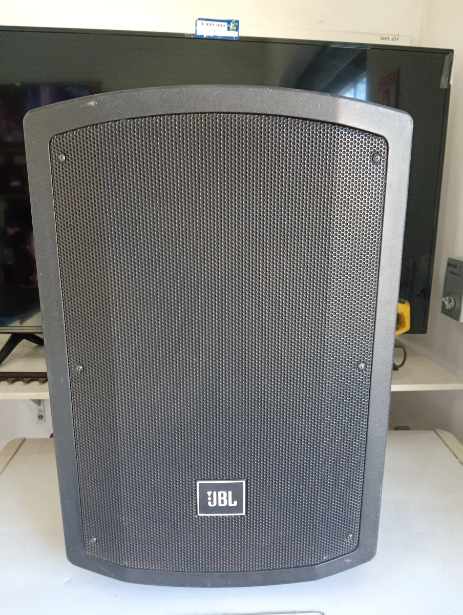 Caja Con Parlante Para Discoteca Marca Jbl Modelo Js-15bt Usado En Buen Estado Con Cable Corriente De 15 '' Acc No Tiene