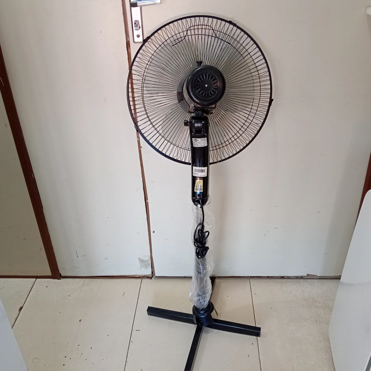 Foto 2 de Ventilador 3 Velocidades Marca Tokyo Modelo Tokp16 Usado En Buen Estado Acc No Tiene