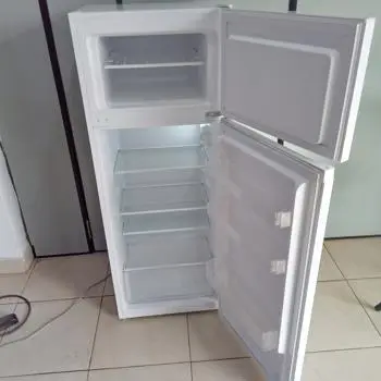 Heladera Marca Tokyo Modelo Hetokmagna300 Usado En Buen Estado Litros 205 Acc 3 Acc De La Puerta3 Bandejas De VidriosVerdulara C/Tapa1 Parrilla Arriba