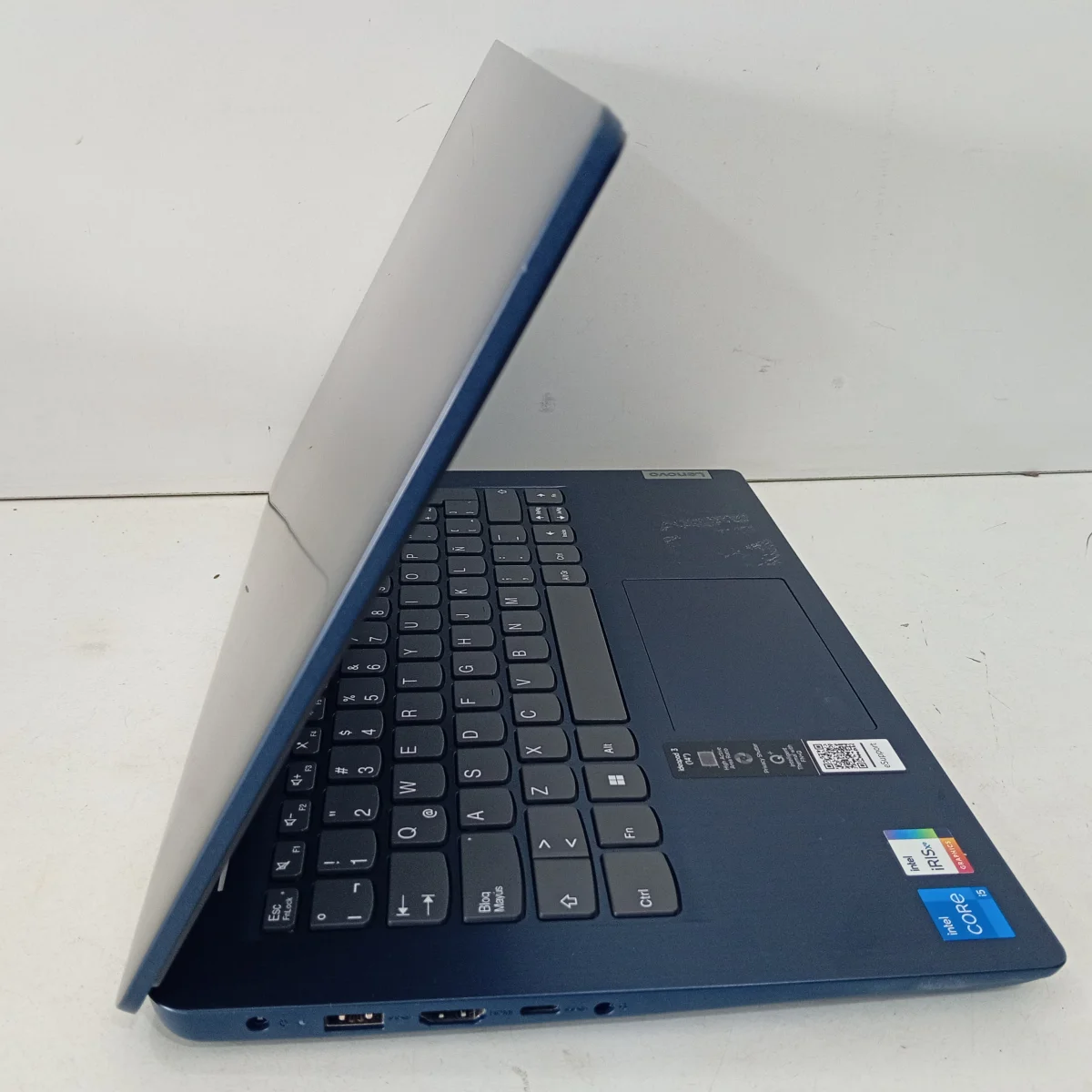 Foto 2 de Notebook Marca Lenovo Modelo Name Idealpad Procesador I5 Inter Core I5-1135g7 Memoria Ram 8 Gb Disco Duro 237 Gb Generacion 11 Acc No Tiene