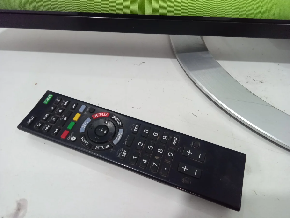 Foto 3 de Televisor Led Smart De 43 '' Marca Sony Modelo No Visible Con Control Usado En Buen Estado Acc Pedestal