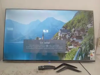 Televisor Led Smart De 50 '' Marca Win Modelo Win50fs Con Control Usado En Buen Estado Acc 2 Patitas