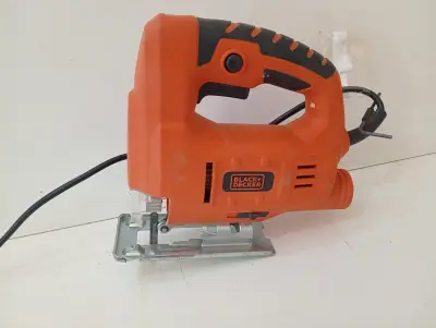 Sierra Tipo : Caladora Marca Black And Decker Modelo No Tiene Usado En Buen Estado Acc: Llave