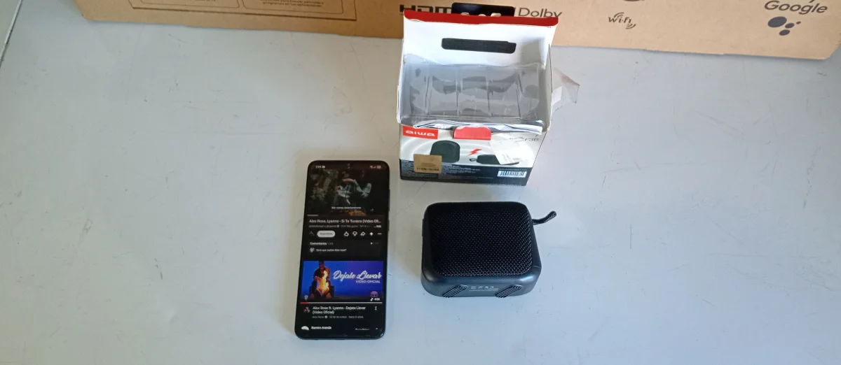 Foto 2 de Speaker Potencia Watts No Tiene Marca Aiwa. Sin Control Modelo Awkf3 Usado En Buen Estado Con Caja Acc ManualCable Para Carga