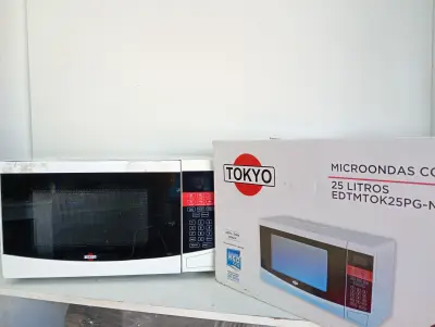 Microondas Marca Tokyo Modelo Edtmtok25pg-N Usado En Buen Estado Acc En Caja