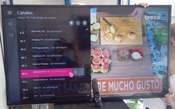Foto 2 de Televisor Led Smart De 50 '' Marca Lg Modelo 50un7310psc Con Control Usado En Buen Estado Acc No Tiene
