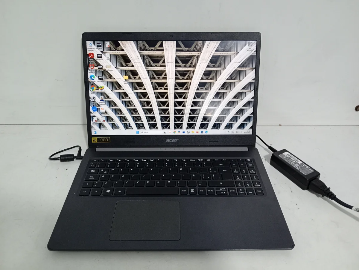 Foto 2 de Notebook Marca Acer Modelo N18q13 Procesador I3 Memoria Ram 4 Gb Disco Duro 118 Gb Generacion No Tiene Acc No Tiene