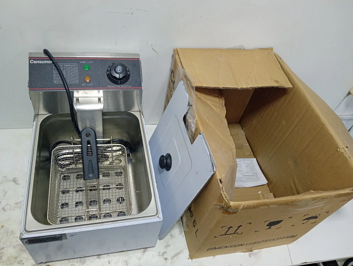 Foto 2 de Fritadora Marca Consumer Modelo Cmr-Frei1 Usado En Buen Estado Acc CajaTemporizadorCanastaTapa