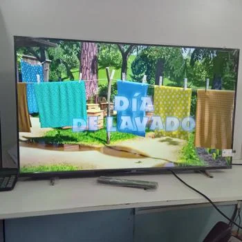 Foto 2 de Televisor Led Smart De 43 '' Marca Jam Modelo -Ultrasgtm43gfs Con Control Usado En Buen Estado Acc No Tiene