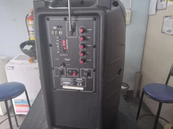 Foto 3 de Caja De Sonido Amplificada Marca Midas Modelo Md-Ps1311 Sin Control Usado En Buen Estado Acc PedestalCargador