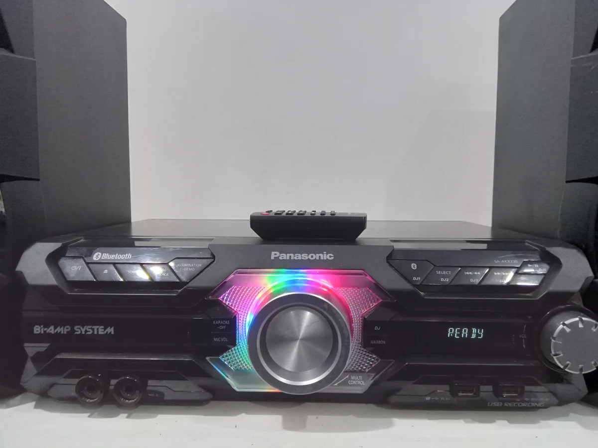 Foto 2 de Equipo De Sonido Marca Panasonic Con Control Modelo Sa-Akx730 Usado En Buen Estado Acc No Tiene