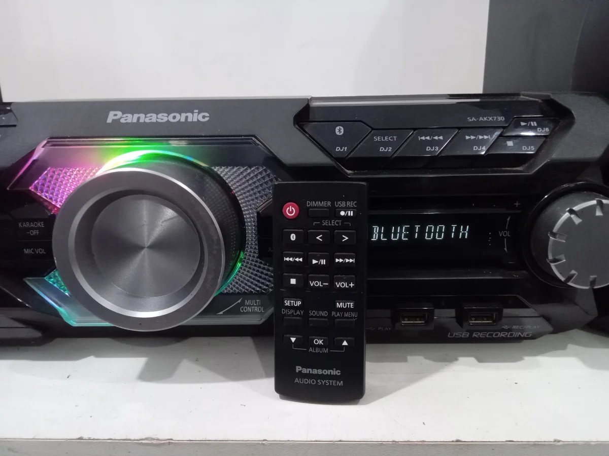Foto 3 de Equipo De Sonido Marca Panasonic Con Control Modelo Sa-Akx730 Usado En Buen Estado Acc No Tiene