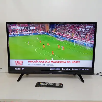 Televisor Led Convencional De 32 '' Marca Fama Modelo Tv32e2a Usado En Buen Estado Con Control Sin Caja Acc C/ Patias