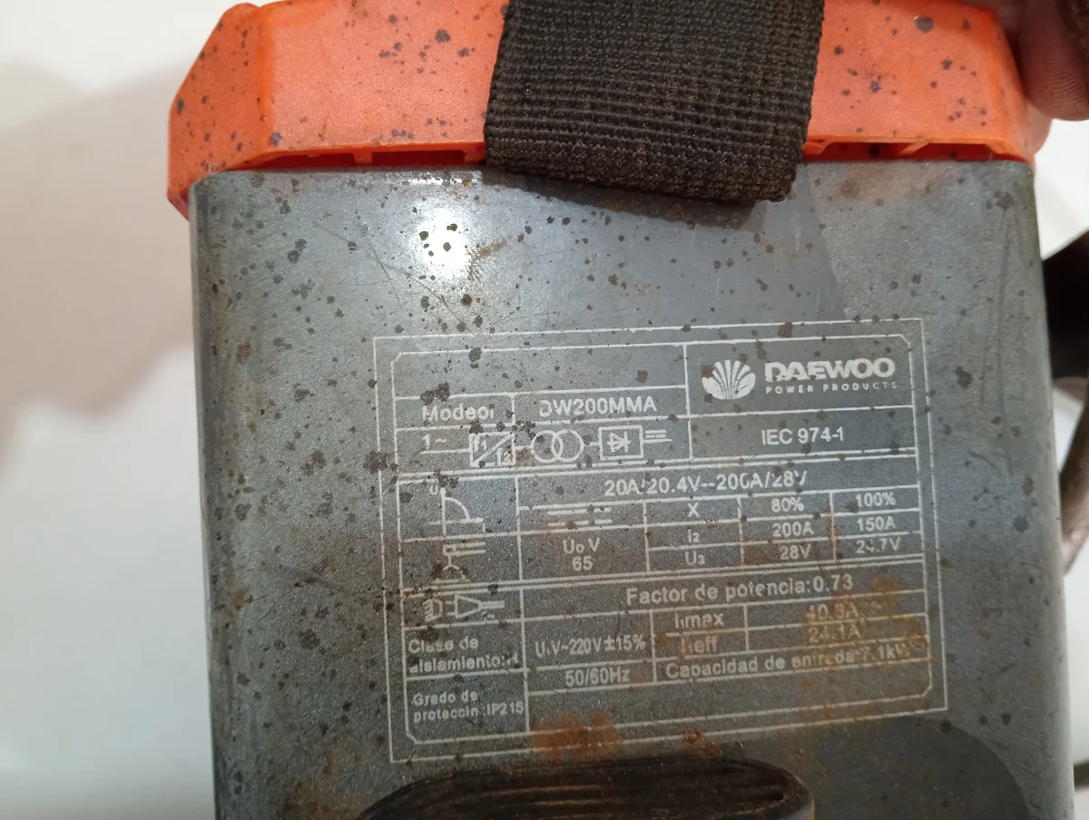 Foto 3 de Soldador Marca Daewoo Modelo Dw200mma Usado En Buen Estado Acc Pinzas Positivo Y Negativo