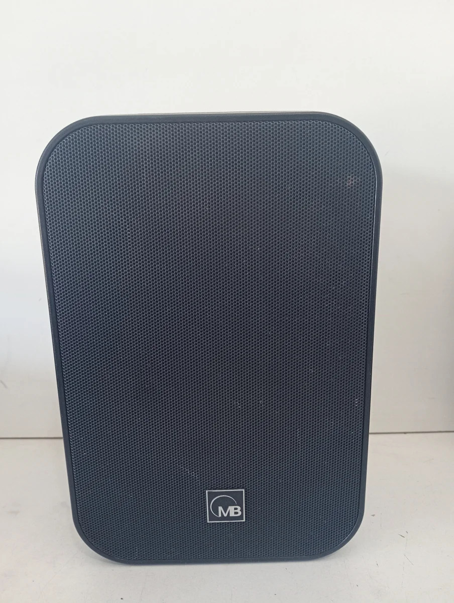 Caja Con Parlante Para Discoteca Marca Mb Modelo Ip65-6.5 Usado En Buen Estado Con No Tiene De 8 '' Acc Cable Cte Y Soporte
