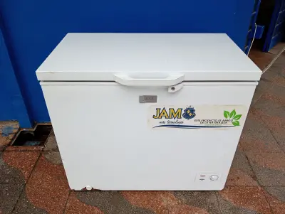 Congeladora / Frezzer Marca Jam Litros 220 Modelo Jamf-220c Usado Con Desgaste Acc Una Canastilla