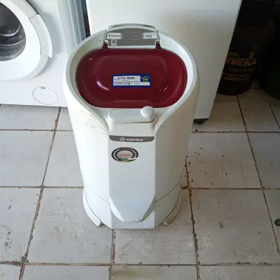 Centrifugadora Marca Wanke Modelo Cwin Usado Con Desgaste Acc: No Tiene Comentario: Para 10 Kg. Enchufe Cambiado.