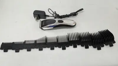 Maquina De Cortar Cabello Marca Wahl Modelo 9449 Usado En Buen Estado Acc 9 Peinetas 2 Limpiadores Cargador Estuche Rígido 2 Peines