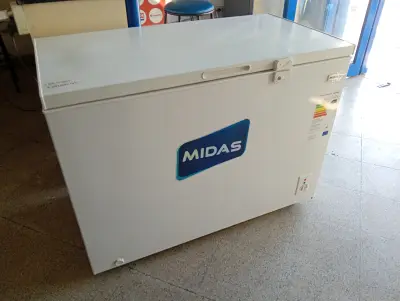 Congeladora / Frezzer Marca Midas Litros : 380 Modelo Md Cm379l Usado En Buen Estado Acc: Canasta