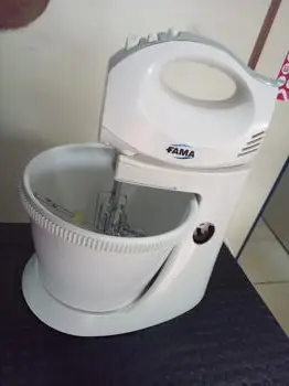 Batidora Marca Fama Modelo Bf-2005 Nro Usado Con Desgaste Acc C/ 4 Batidores
