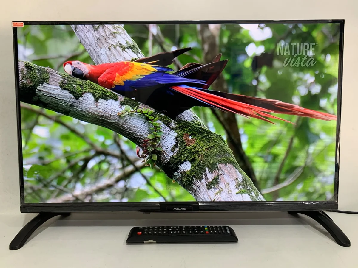 Televisor Led Smart De 32 '' Marca Midas Modelo Md-Smtv32a Con Control Usado En Buen Estado Acc C/2 Patitas De PedestalC/Entrada UsbC/Entrada Hdmi