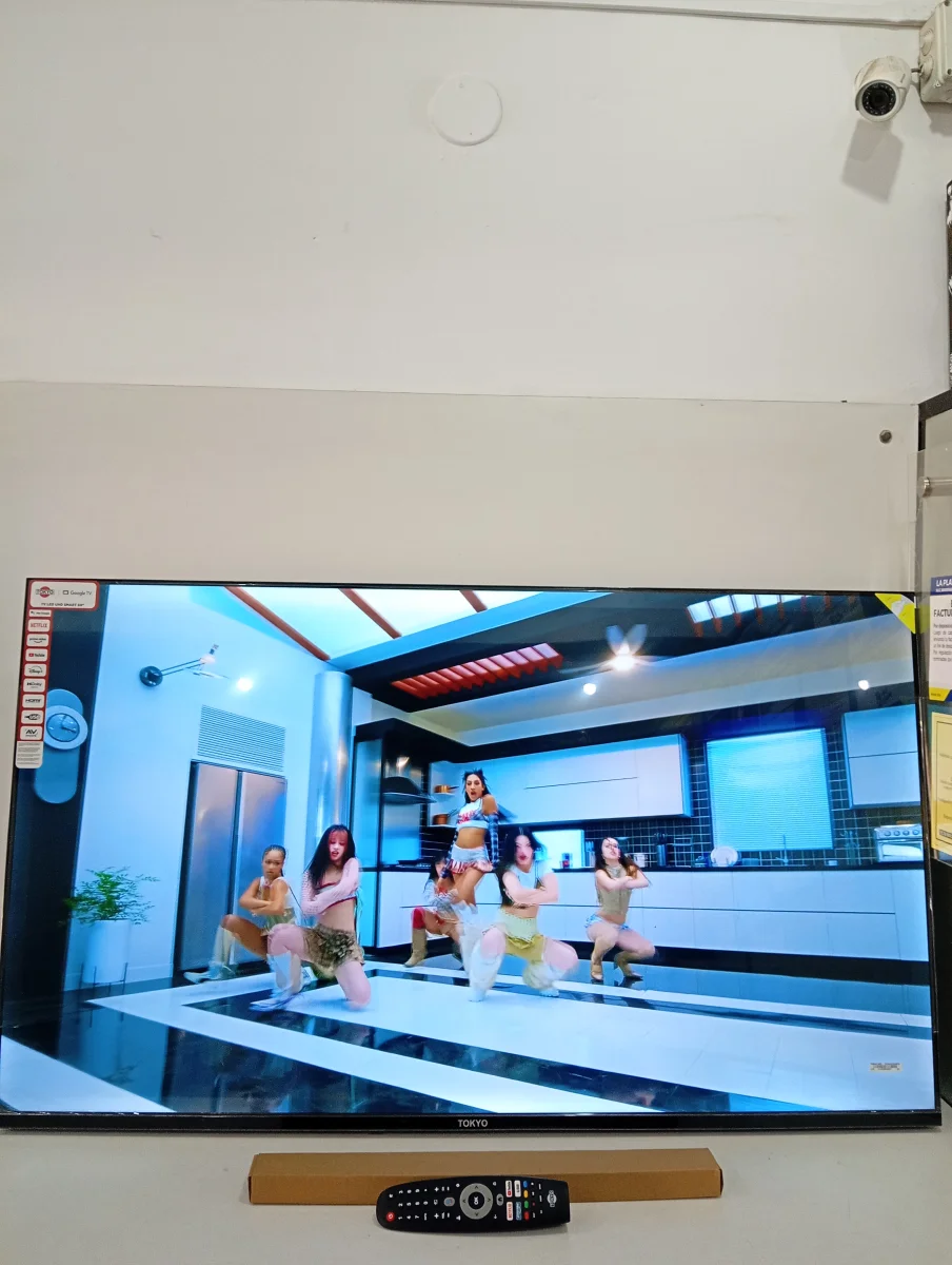 Foto 3 de Televisor Led Smart De 50 '' Marca Tokyo Modelo Tvtokuf50gtv Con Control Usado En Buen Estado Acc ControlSoporteCable Cte