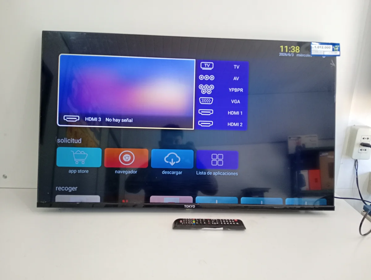 Televisor Led Smart De 43 '' Marca Tokyo Modelo Tokh43sam Con Control Usado En Buen Estado Acc Dos Patitas