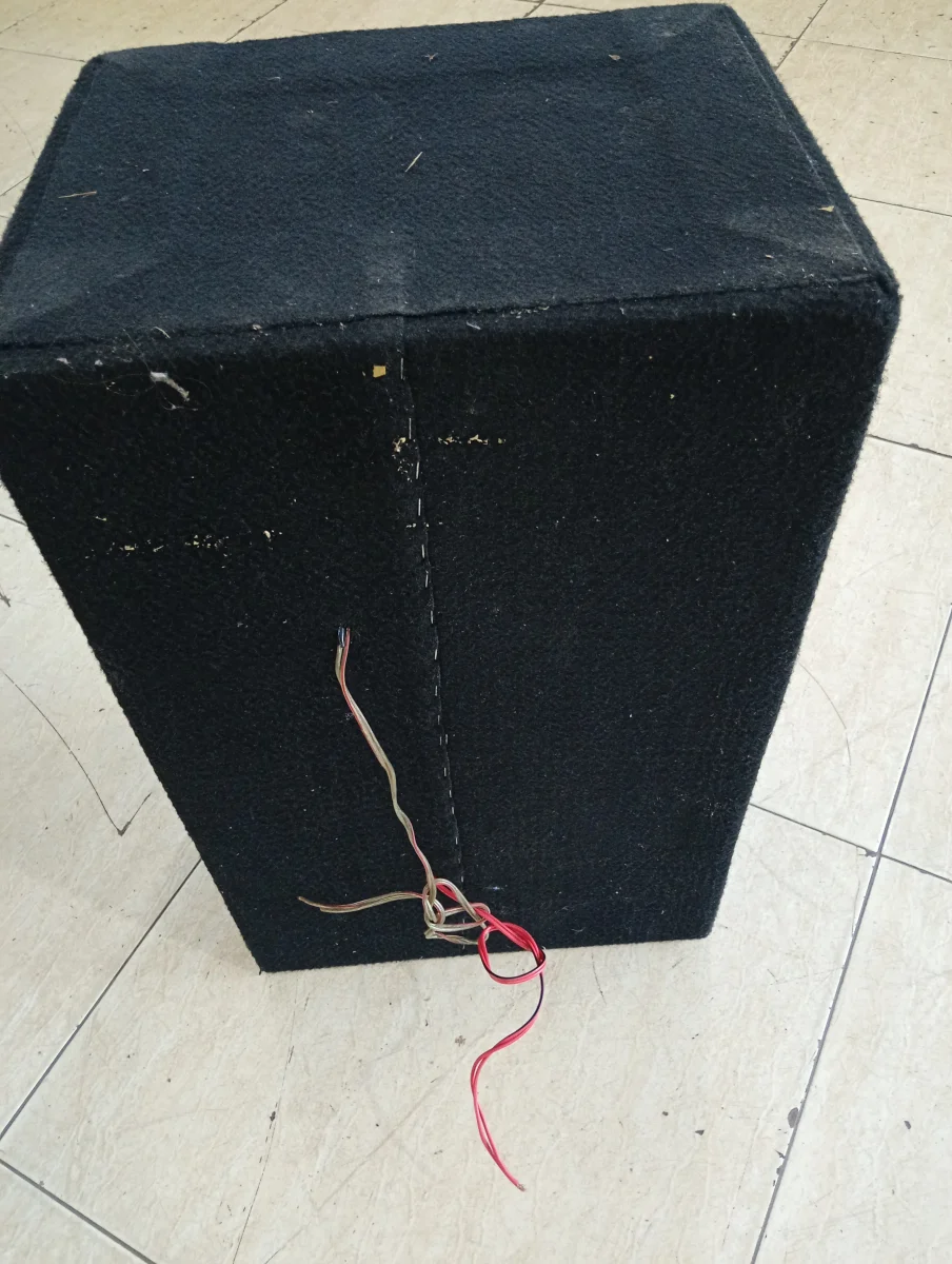 Foto 3 de Caja Con Parlante Para Discoteca Marca No Tiene Modelo S/M Usado En Buen Estado Con No Tiene De No Tiene '' Acc Caja Trio