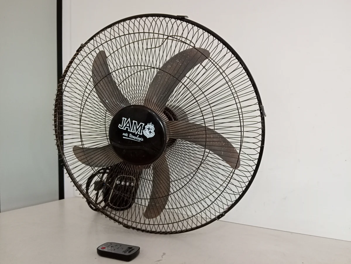 Foto 2 de Ventilador 3 Velocidades Marca Jam Modelo Fw-18 Usado En Buen Estado Acc Con Control