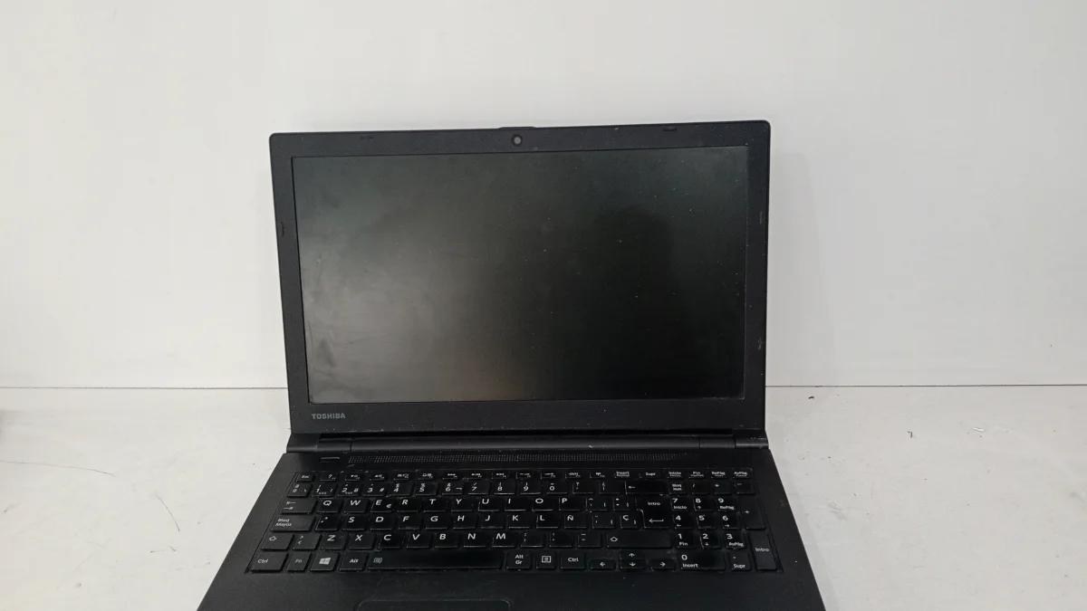Foto 2 de Notebook Marca Toshiba Modelo Stellite Pro R50-B-109 Procesador I3-4005u Memoria Ram 4 Gb Disco Duro 500 Gb Generacion 4 Acc Teclado Numerico