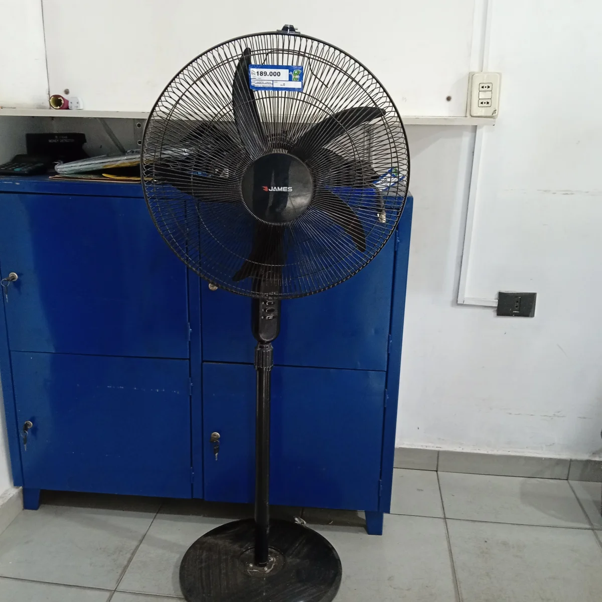 Foto 2 de Ventilador 3 Velocidades Marca James Modelo Vp20bk Usado En Buen Estado Acc No Tiene