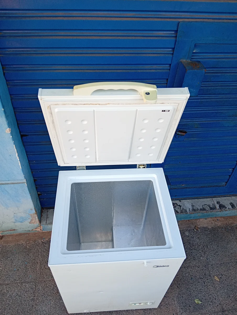 Foto 2 de Congeladora / Frezzer Marca Midea Litros 120 Modelo Mdf120 Usado En Buen Estado Acc Motor Original Con Luz