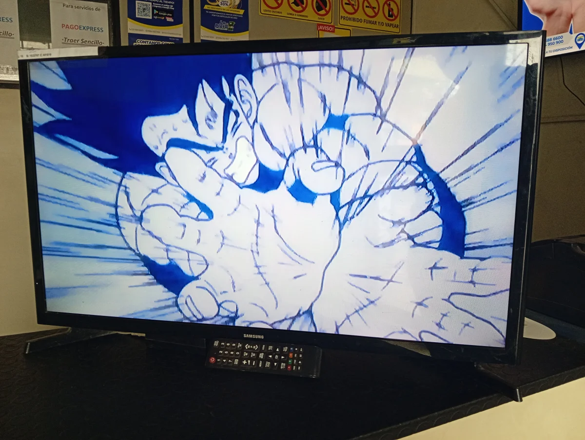 Televisor Led Smart De 32 '' Marca Samsung Modelo Un32j4300agxpr Con Control Usado En Buen Estado Acc PatitasCable PowerTransformador