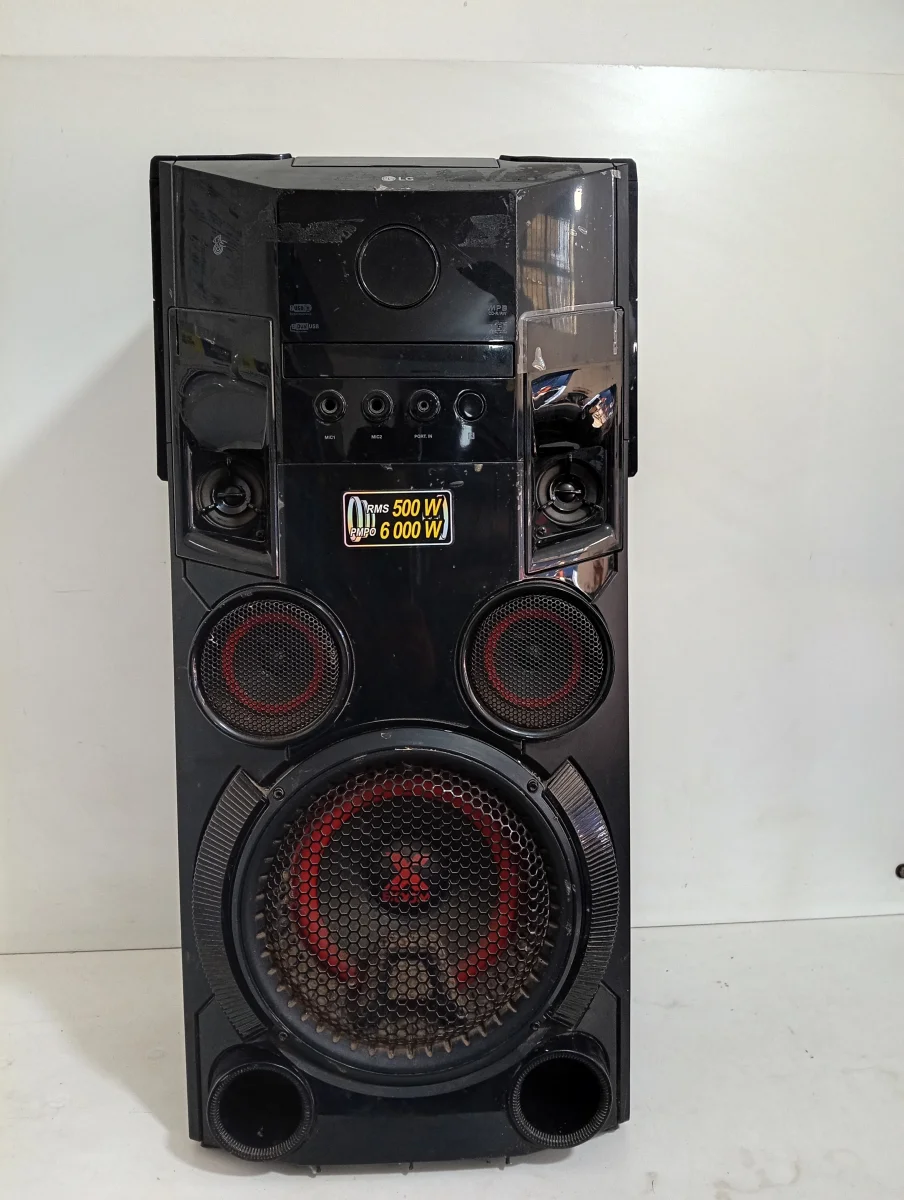 Foto 2 de Equipo De Sonido Marca Lg Con Control Modelo Om5560 Usado En Buen Estado Acc MescladoraBtLector De Disco