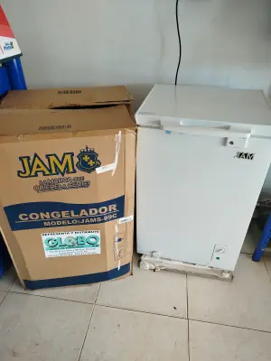 Congeladora / Frezzer Marca Jam Litros : 110 Modelo Jams-99c Nuevo Sin Uso Acc: Con Canasta Y LlaveLuz Interior Comentario: En Caja Con Manual