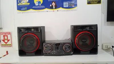 Equipo De Sonido Marca Lg Con Control Modelo Cl65 Nuevo Sin Uso Acc Con Antena Fm Dos ParlanteManual