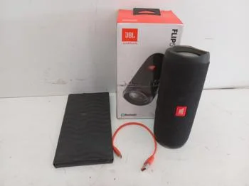 Speaker Potencia Watts No Tiene Marca Jbl Sin Control Modelo Flip 5 Usado En Buen Estado Con Caja Acc Cable Usb