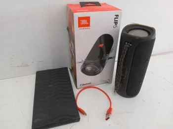 Foto 3 de Speaker Potencia Watts No Tiene Marca Jbl Sin Control Modelo Flip 5 Usado En Buen Estado Con Caja Acc Cable Usb