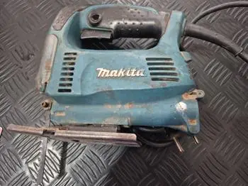 Sierra Tipo : Caladora Marca Makita Modelo 4327 Usado En Buen Estado Acc: Una Sierra
