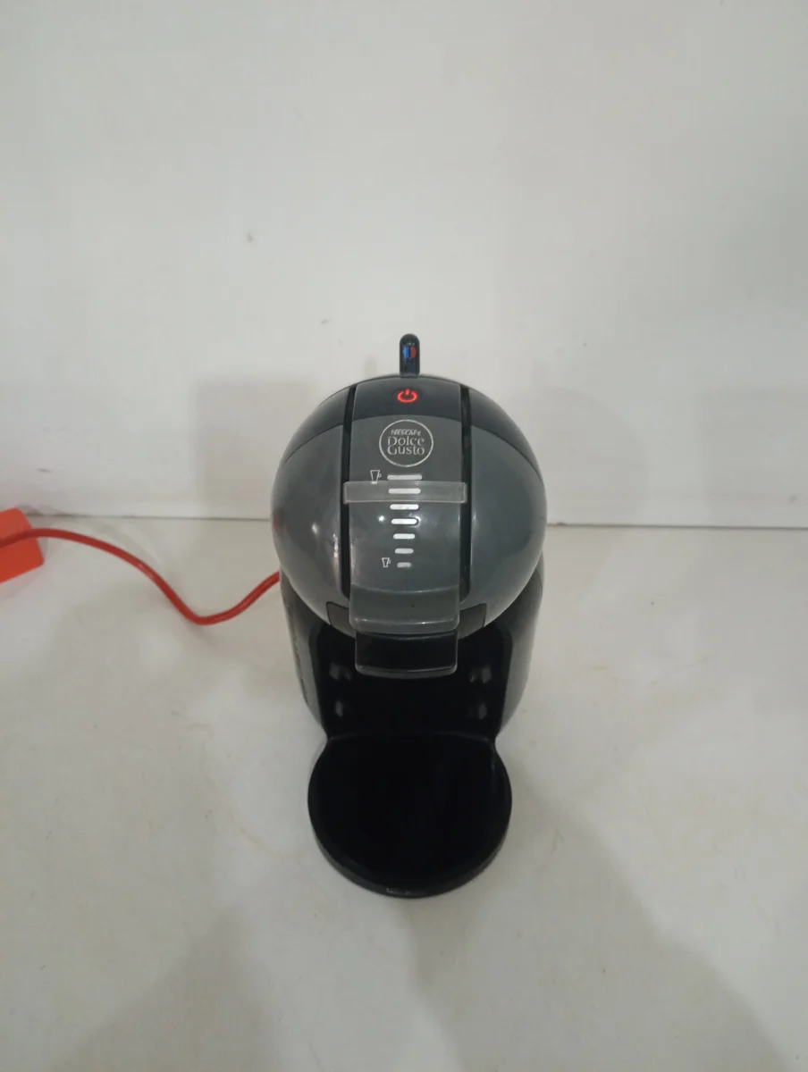 Foto 3 de Cafetera Marca Dolce Gusto Modelo Usado En Buen Estado Acc Jarrita Trasera