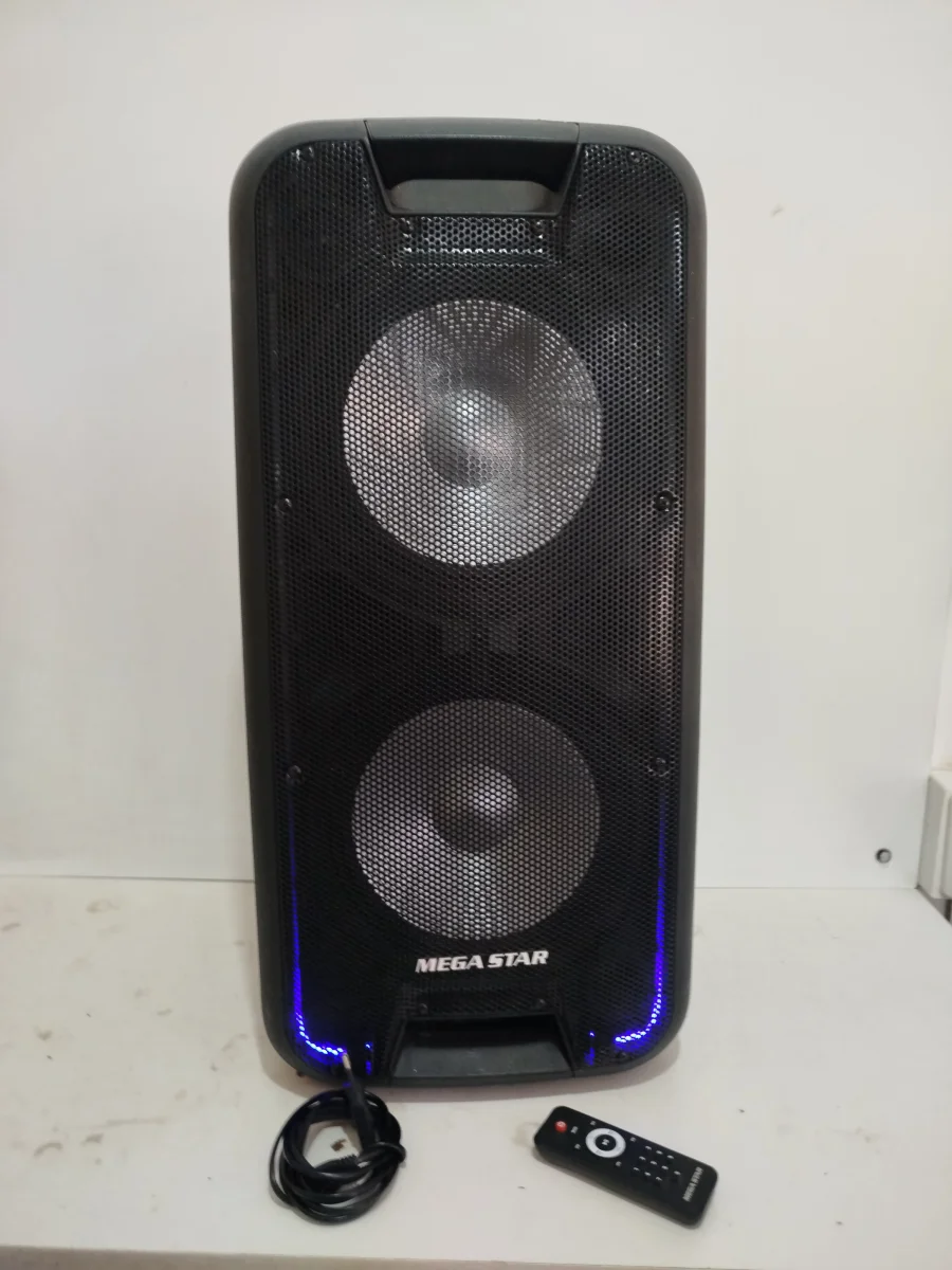 Caja De Sonido Amplificada Marca Mega Star Modelo Spa1210bte Con Control Usado En Buen Estado Acc Luces2 RuedasManija De Transporte