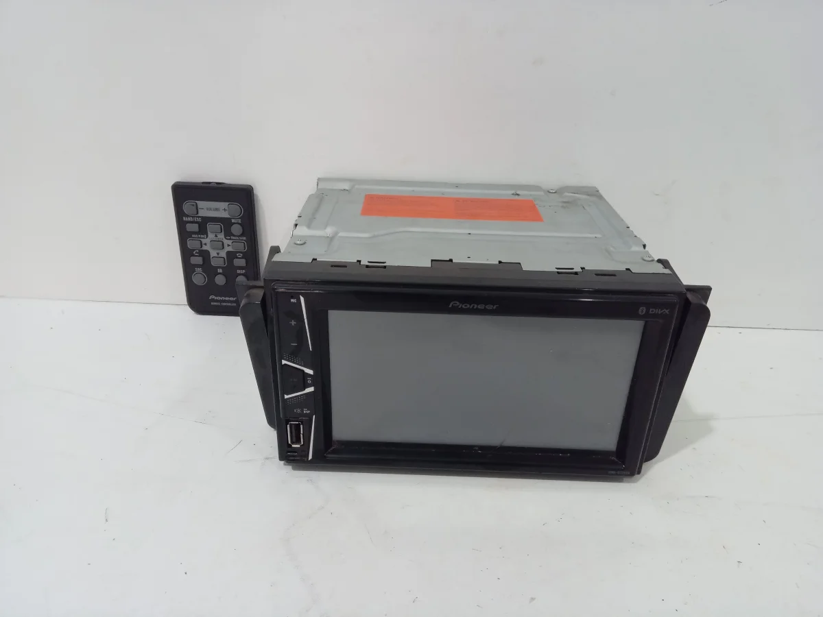 Autoradio Marca Pioneer Con Control Modelo Dmh-G22bt Usado En Buen Estado Con No Tiene Acc No Tiene