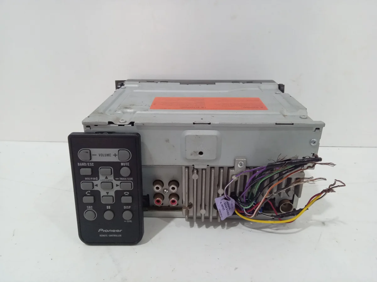 Foto 3 de Autoradio Marca Pioneer Con Control Modelo Dmh-G22bt Usado En Buen Estado Con No Tiene Acc No Tiene