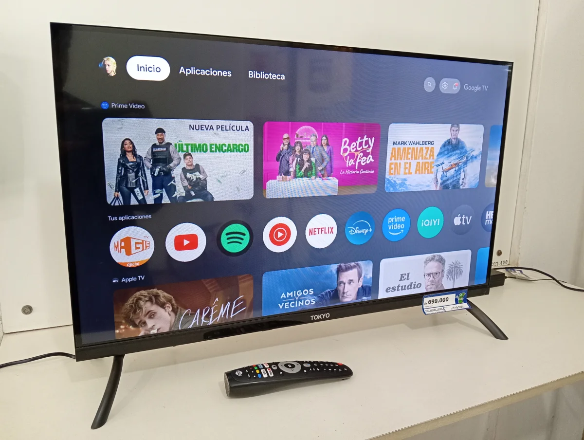 Foto 2 de Televisor Led Smart De 32 '' Marca Tokyo Modelo Tvtokhf32gtv Con Control Usado En Buen Estado Acc Patitas