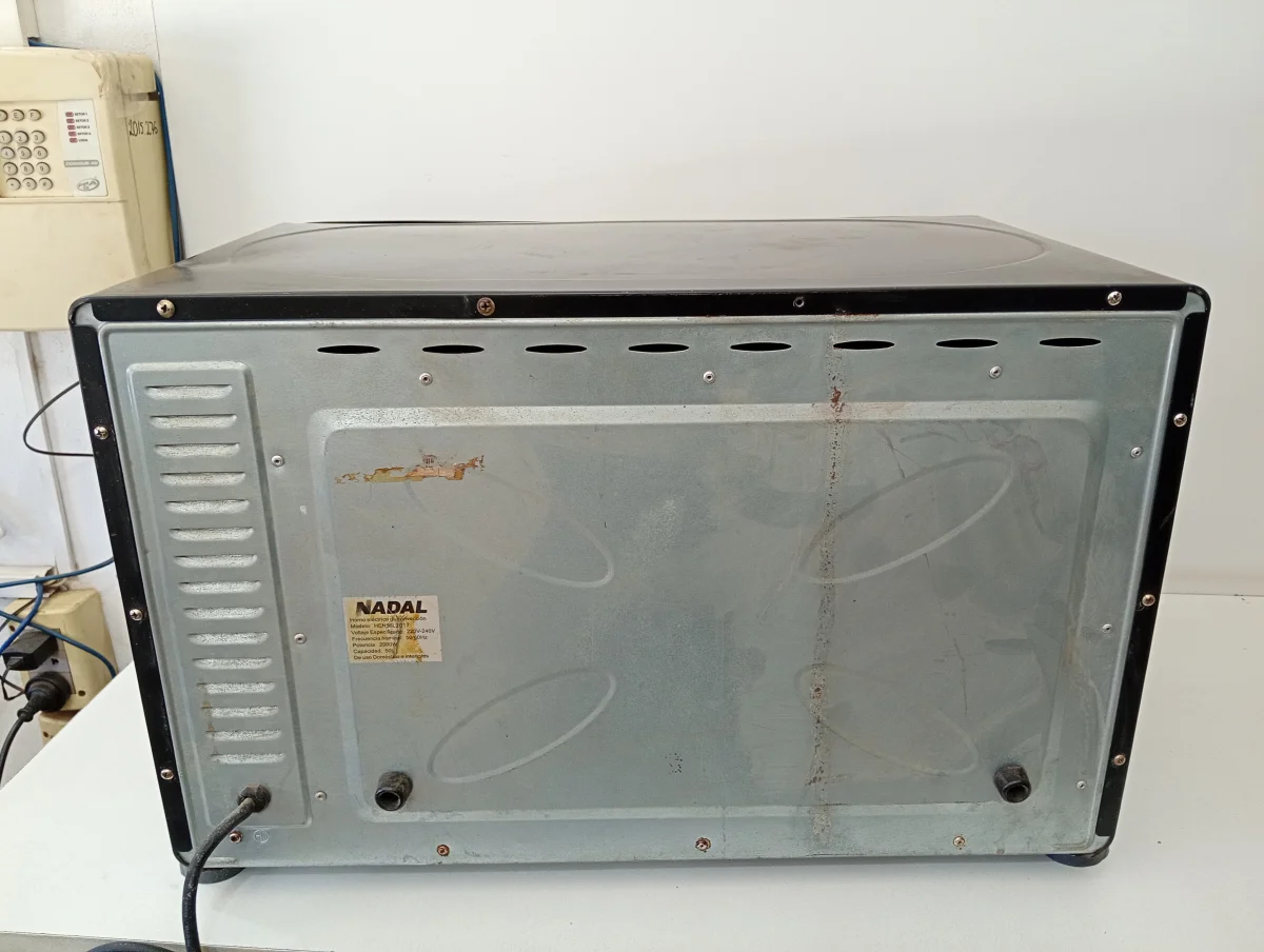 Foto 3 de Horno Marca Nadal Litros 50 Modelo Hen50l2017 Usado En Buen Estado Acc No Tiene