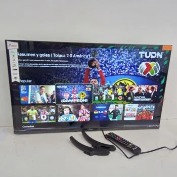 Foto 2 de Televisor Led Smart De 32 '' Marca Audisat Modelo Ad-32 Con Control Usado En Buen Estado Acc Dos Patitas