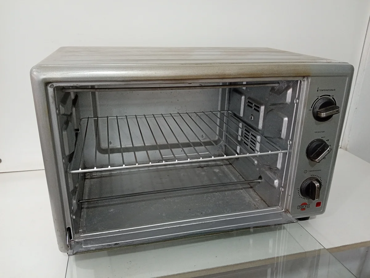Foto 2 de Horno Marca Tokio Litros 46 Modelo Edtheelite46re-N Usado Con Desgaste Acc No Tiene