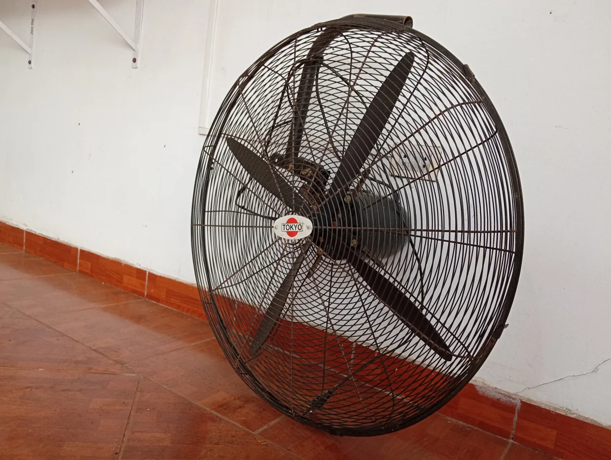Ventilador 3 Velocidades Marca Tokio Modelo Tokpai30-D Usado En Buen Estado Acc Soporte Para Pared